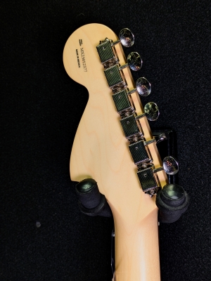 Fender - Tom Delonge Strat RW - BLK 6